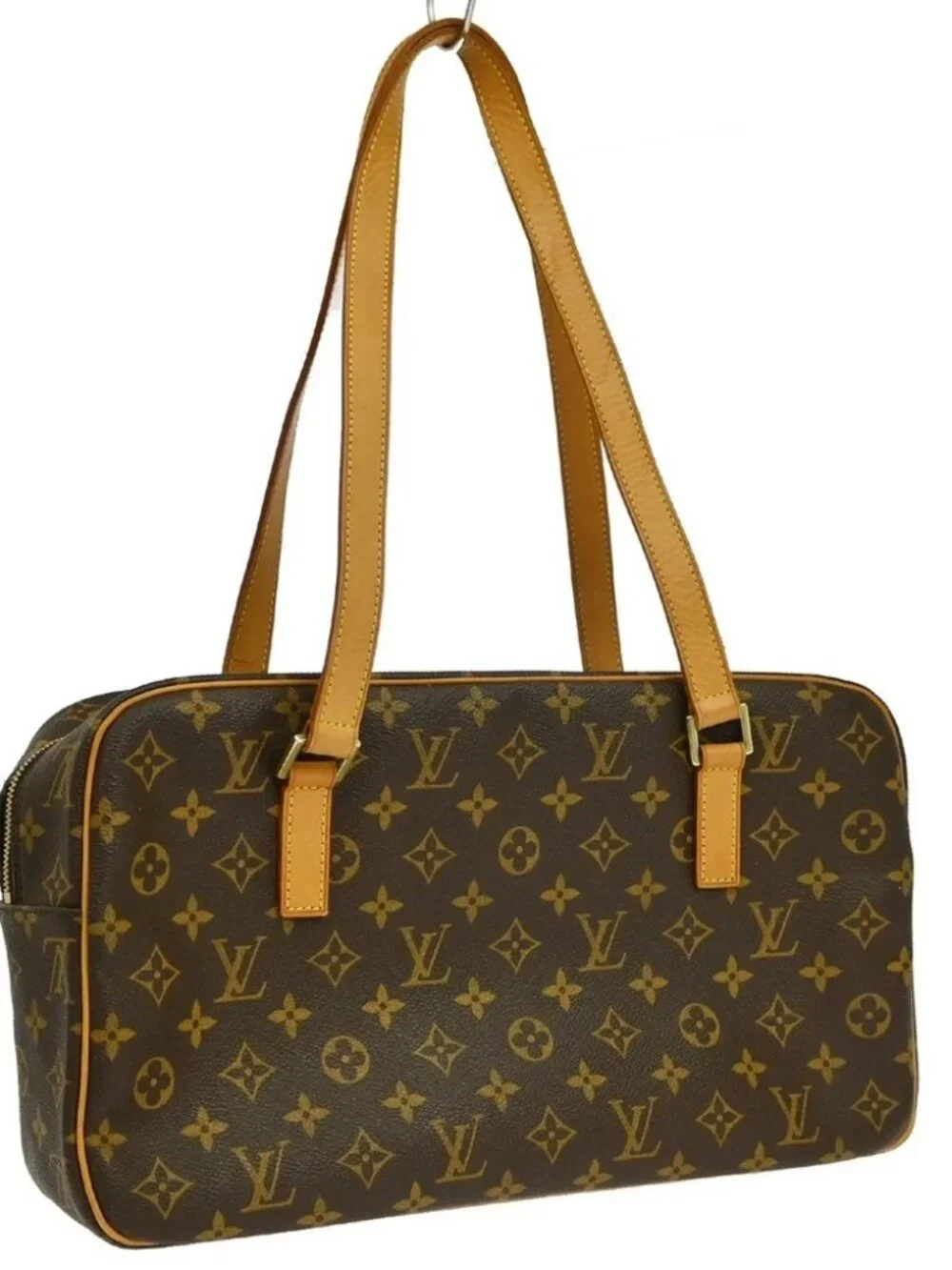 Louis Vuitton outside 	ab